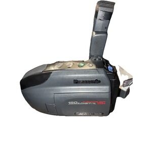 Panasonic PV-L691D Palmcorder VHS-C VHSC Camcorder 26x Two Battery Seems To Work